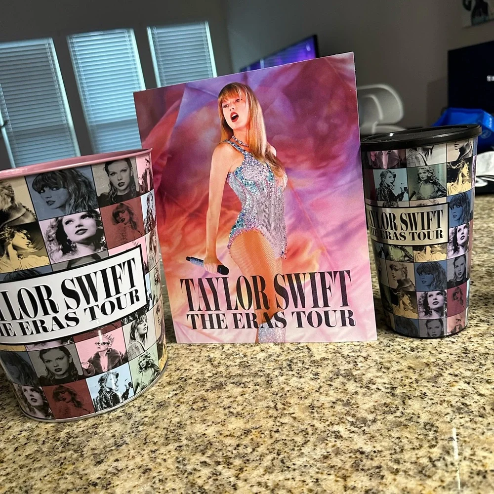 Taylor Swift The Update Tour Movie Large Popcorn Tin & Cup by - Limited Edition - Picture 4 of 12